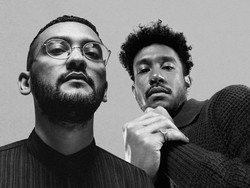 Romansa Bercerita dengan Tuhan dari Sudut Pandang Matter Mos dan Teddy Adhitya