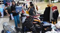 Mega Mall Bekasi Kebanjiran, Pedagang Berjuang Selamatkan Barang Dagangan