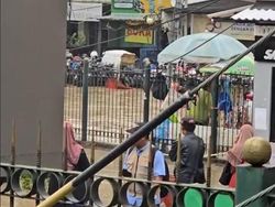 Banjir Belum Surut, Motor-motor di Penitipan Stasiun Bekasi Terendam