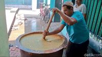 Bubur Mudhor Tuban Jadi Rebutan Warga saat Ramadan