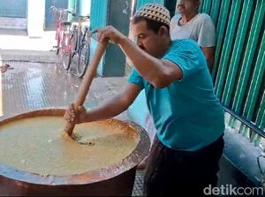 Bubur Mudhor Tuban Jadi Rebutan Warga saat Ramadan Bubur Mudhor Tuban Jadi Rebutan Warga saat Ramadan