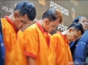 Polisi Sebut Begal Sigra Putih di Palembang Pepet Korban Saat Beraksi Polisi Sebut Begal Sigra Putih di Palembang Pepet Korban Saat Beraksi