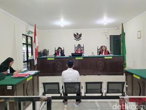 Pendemo Rusuh di Lebak Sebabkan Satpol PP Tewas Didakwa Lakukan Pengeroyokan Pendemo Rusuh di Lebak Sebabkan Satpol PP Tewas Didakwa Lakukan Pengeroyokan