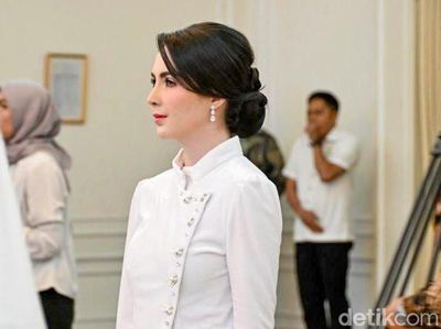 Potret Arumi Bachsin Dilantik Jadi Ketua Dekranasda Jatim 2025-2030