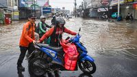 Potret Banjir Merendam Kawasan Sawangan Depok