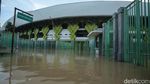 Potret Stadion Patriot Kebanjiran, Laga Persija Vs PSIS Ditunda