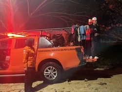 60 Santri Terjebak Banjir di Kampar, Tim SAR Evakuasi Malam Ini