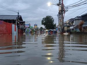 Banjir di Tangsel, 1.000 Kepala Keluarga Terdampak Banjir di Tangsel, 1.000 Kepala Keluarga Terdampak