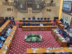 Dijanjikan Dapat Kerja Lagi, Pekerja Sritex Minta Pesangon Tetap Diberikan