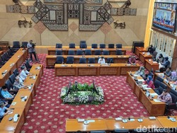 Dijanjikan Dapat Kerja Lagi, Pekerja Sritex Minta Pesangon Tetap Diberikan