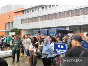 Banjir Bekasi: Sejumlah Perumahan di Jatiasih Terendam, Ada yang 3 Meter