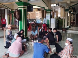 Ratusan Warga Vila Nusa Indah Bogor Ngungsi di Pengungsian Banjir Tahun 2020