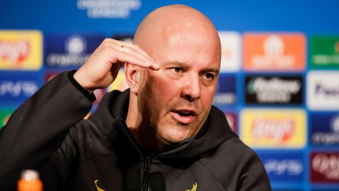 Arne Slot PARIS, FRANCE - MARCH 4: Liverpool Head Coach Arne Slot talks during the Liverpool UEFA Champions League 2024/25 Round of 16 Press Conference at Parc des Princes on March 4, 2025 in Paris, France. (Photo by Antonio Borga/Eurasia Sport Images/Getty Images)