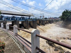 Bendung Katulampa Bogor Siaga 4 Siang Ini, Tinggi Air 50 Cm