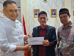 Bupati Bengkulu Tengah Serahkan Gajinya ke Baznas