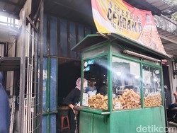 Senyum Yusuf Amin Setelah Gorengan Cendana Kini Kembali Buka