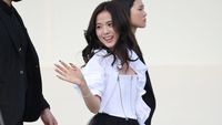 Potret Jisoo BLACKPINK dengan Rok Mini