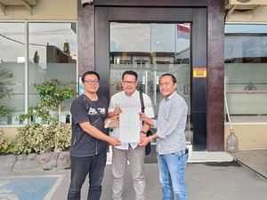 Sederet Fakta Kiai Ghofur Lamongan Dicatut Jadi Dukun Pengganda Uang Sederet Fakta Kiai Ghofur Lamongan Dicatut Jadi Dukun Pengganda Uang