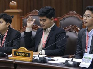 11 Mahasiswa Minta MK Hapus Pasal Larangan Sebar Kebencian di UU ITE 11 Mahasiswa Minta MK Hapus Pasal Larangan Sebar Kebencian di UU ITE