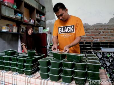 Penjual Cincau di Ponorogo Kebanjiran Pesanan saat Ramadan