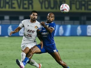 Hasil Liga 1: Diwarnai Kartu Merah, Persib Vs Persik Tuntas 4-1