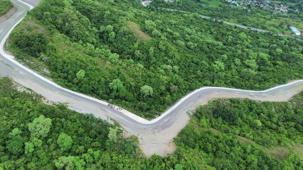 Potret Jalan Baru di Sigi yang Membelah Hutan Lindung