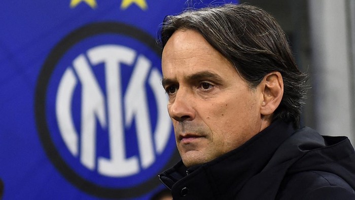 Soccer Football - Serie A - Inter Milan v Genoa - San Siro, Milan, Italy - February 22, 2025 Inter Milan coach Simone Inzaghi before the match REUTERS/Massimo Pinca