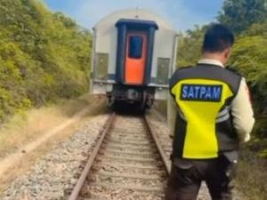 Kereta Api Medan-Rantau Prapat Mogok, PT KAI Sebut Gangguan Teknis Kereta Api Medan-Rantau Prapat Mogok, PT KAI Sebut Gangguan Teknis