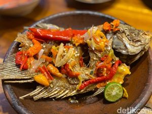 Tapak Djati: Istimewa! Pecak Gurame dan Garang Asem Sedap di Resto Joglo Tapak Djati: Istimewa! Pecak Gurame dan Garang Asem Sedap di Resto Joglo