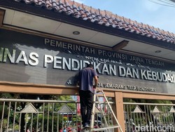 Viral Aksara Jawa di Papan Nama Gedung Disdikbud Jateng Ternyata Salah Tulis
