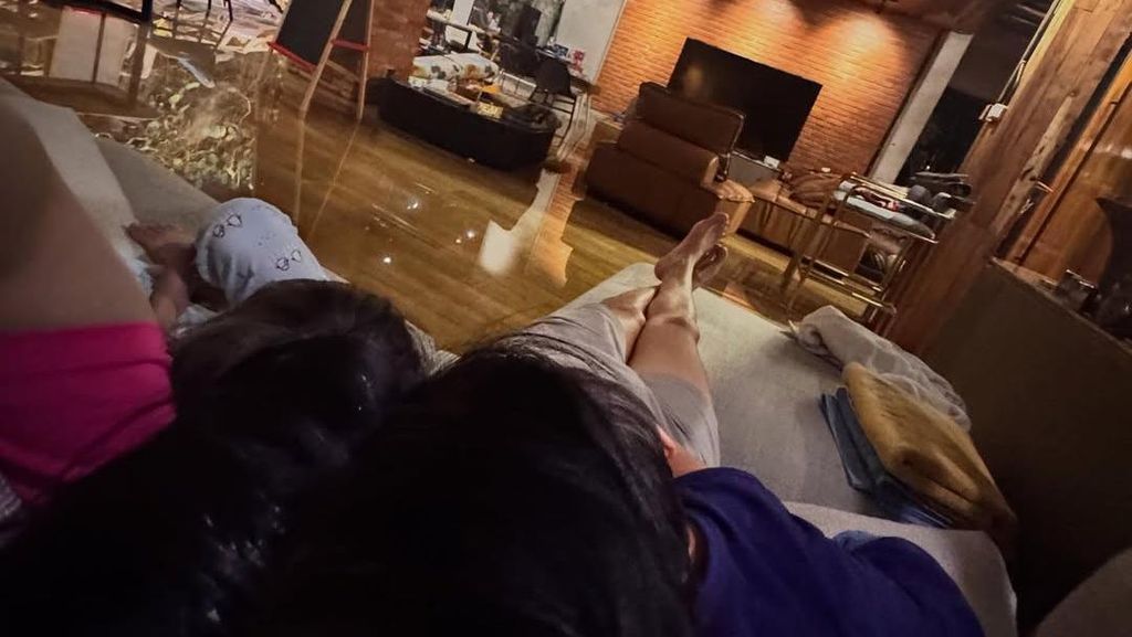 Potret Rumah Baim Wong Kebanjiran Potret Rumah Baim Wong Kebanjiran