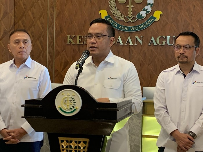 Direktur Utama (Dirut) PT Pertamina, Simon Aloysius Mantiri. (Angg Muliawati/detikcom) Direktur Utama (Dirut) PT Pertamina, Simon Aloysius Mantiri. (Angg Muliawati/detikcom)