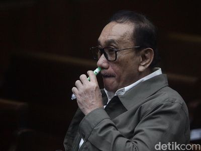 Eks Sestama Basarnas Dituntut 5 Tahun 3 Bulan Penjara