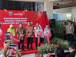 Pramono Serahkan Kunci Kampung Susun Bayam, Warga Bisa Pakai Sebelum Lebaran