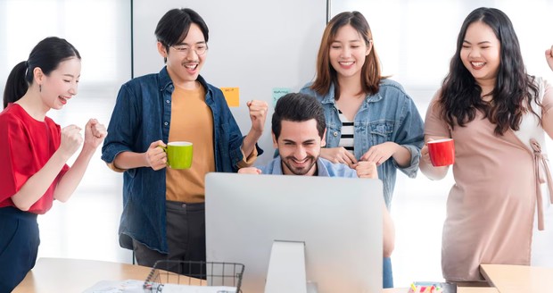 Ilustrasi Gen Z di tempat kerja/Foto: Freepik.com/Lifestylememory Keuntungan memiliki Gen Z di dunia kerja