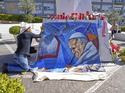 Sebulan Dirawat di RS, Gimana Kondisi Paus Fransiskus Kini?