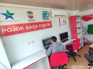 Serunya Ngabuburit di Pojok Baca Digital Alun-alun Ciamis Serunya Ngabuburit di Pojok Baca Digital Alun-alun Ciamis