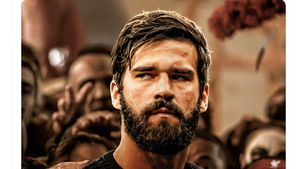 Meme Alisson Selamatkan Liverpool dari Gempuran 7 Hari 7 Malam PSG