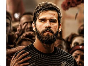 Meme Alisson Selamatkan Liverpool dari Gempuran 7 Hari 7 Malam PSG