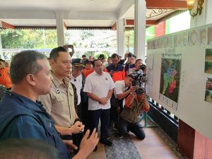 AHY Sebut Bangun Tanggul Tinggi Cuma Jadi Monumen Kalau Hulu Bermasalah
