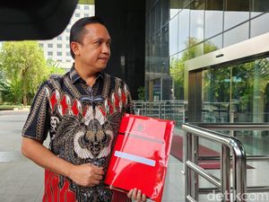 Bawa Map Merah ke KPK, Pengacara Ungkap Hasto Masih Urusi PDIP Bawa Map Merah ke KPK, Pengacara Ungkap Hasto Masih Urusi PDIP