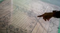 Potret Al-Quran Raksasa di Kota Serang
