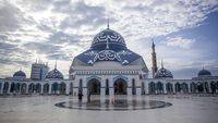 Potret Kemegahan Masjid Agung Raja Hamidah Batam