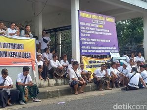 Ada Masalah Dana Desa di Balik Tuntutan Mundur Warga ke Perbekel Sudaji Ada Masalah Dana Desa di Balik Tuntutan Mundur Warga ke Perbekel Sudaji