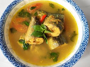 Resep Ikan Kuah Kuning yang Berempah Gurih Menyegarkan Resep Ikan Kuah Kuning yang Berempah Gurih Menyegarkan