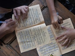 Allah Melaknat Orang yang Menyembunyikan Ilmu, Ini Dalilnya