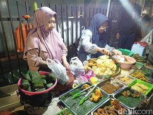 Sensasi Makan Sahur di Warung Nasi Timbel Gang Ita Sumedang Sensasi Makan Sahur di Warung Nasi Timbel Gang Ita Sumedang