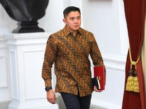 Video: Penjelasan KSAD Soal Kenaikan Pangkat Seskab Teddy Video: Penjelasan KSAD Soal Kenaikan Pangkat Seskab Teddy