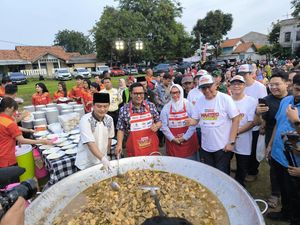 Luncurkan Warteg Gratis, Alfamart Salurkan 1.000 Porsi Makanan Berbuka Luncurkan Warteg Gratis, Alfamart Salurkan 1.000 Porsi Makanan Berbuka