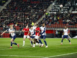 Gol Bunuh Diri Konyol yang Membahayakan Spurs